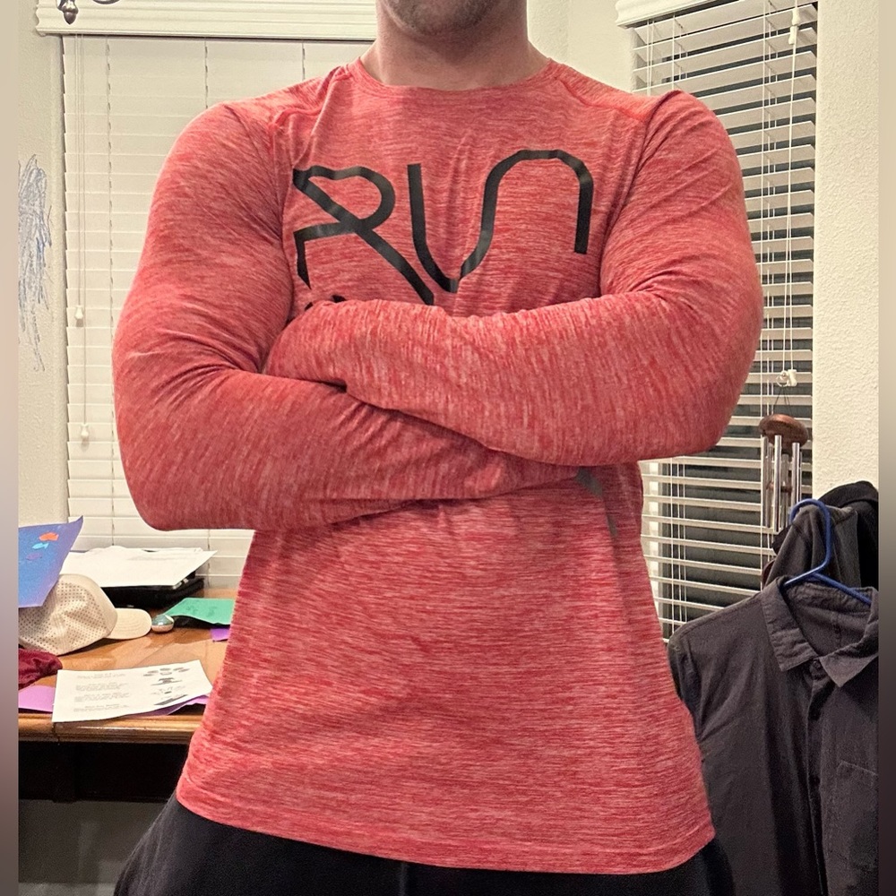 Under Armor Large Heat Gear Large Running Long Sleeve Shirt Barely Worn